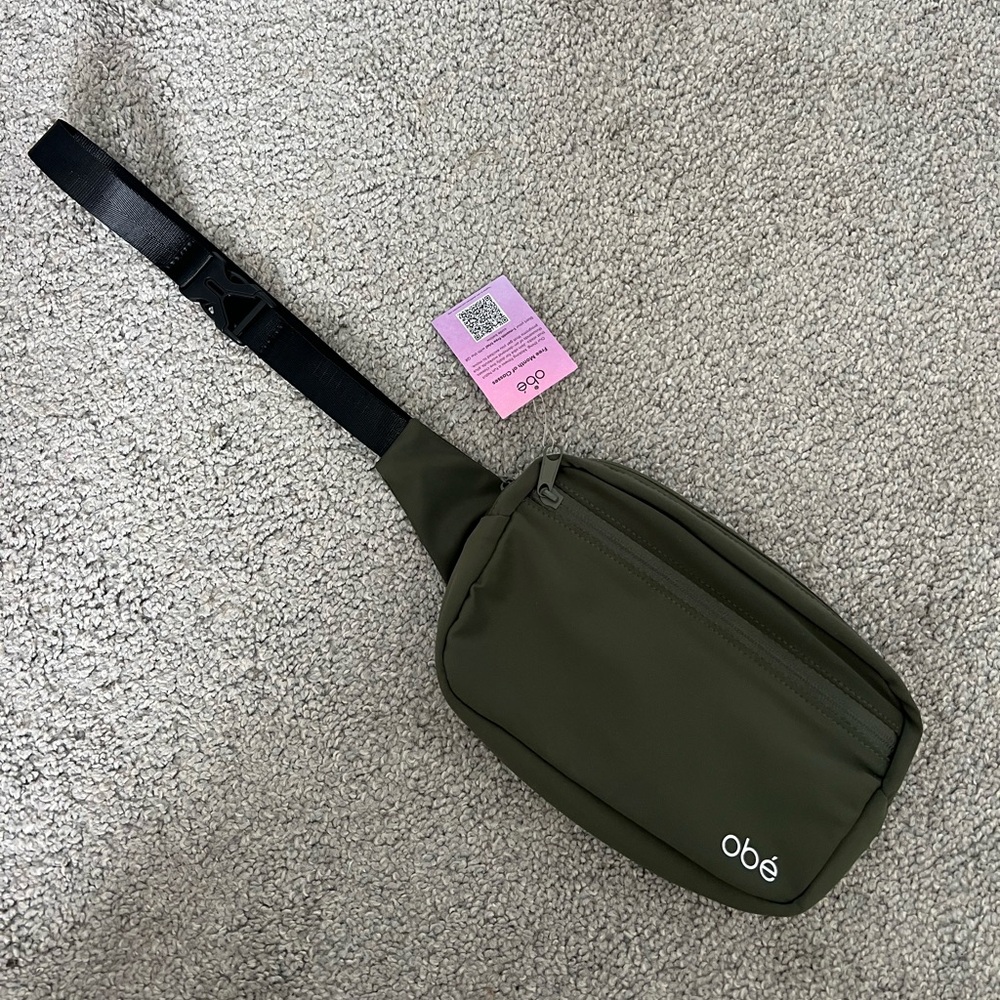 NWT Green Obé Cross Body Bag